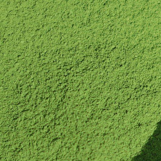 Poudre de matcha Saemidori d'Uji finement moulue à la meule de pierre, vert vif — Supramatcha