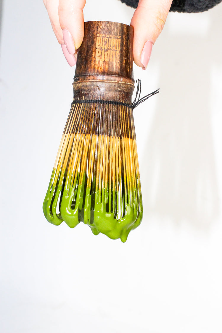 Accessoires matcha Supramatcha — fouet chasen bambou artisanal